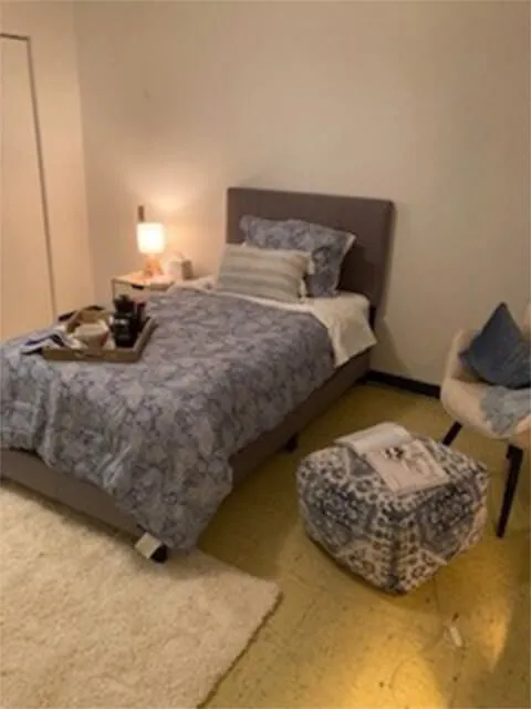 Chambre à coucher moderne et confortable à Providence Notre-Dame-de-Grâce